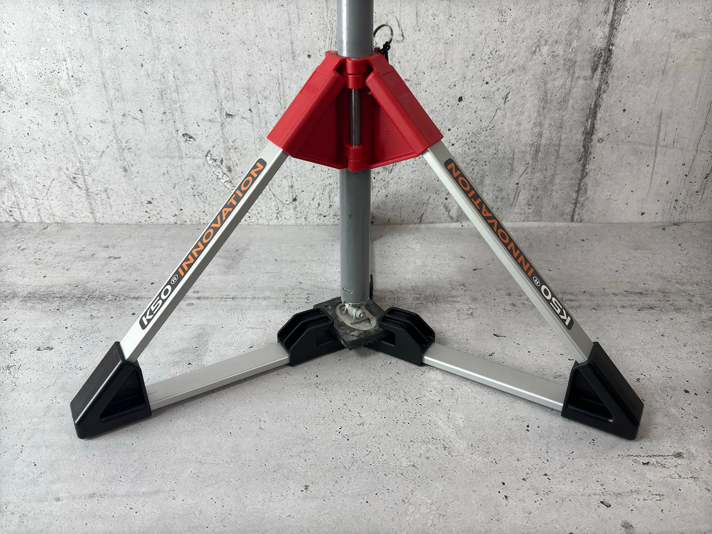 Construction tripod